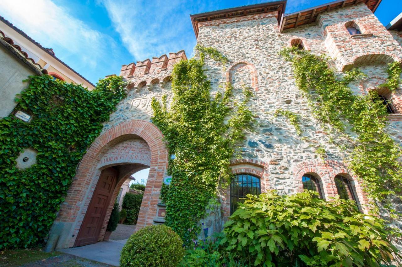 Castello Di Strambinello Bed & Breakfast Екстериор снимка