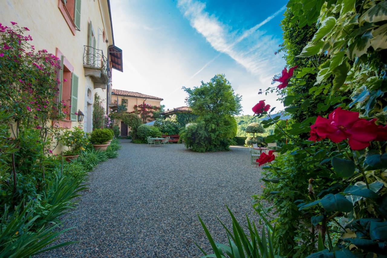 Castello Di Strambinello Bed & Breakfast Екстериор снимка