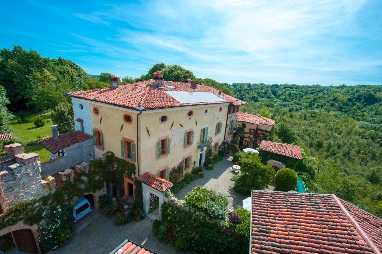 Castello Di Strambinello Bed & Breakfast Екстериор снимка