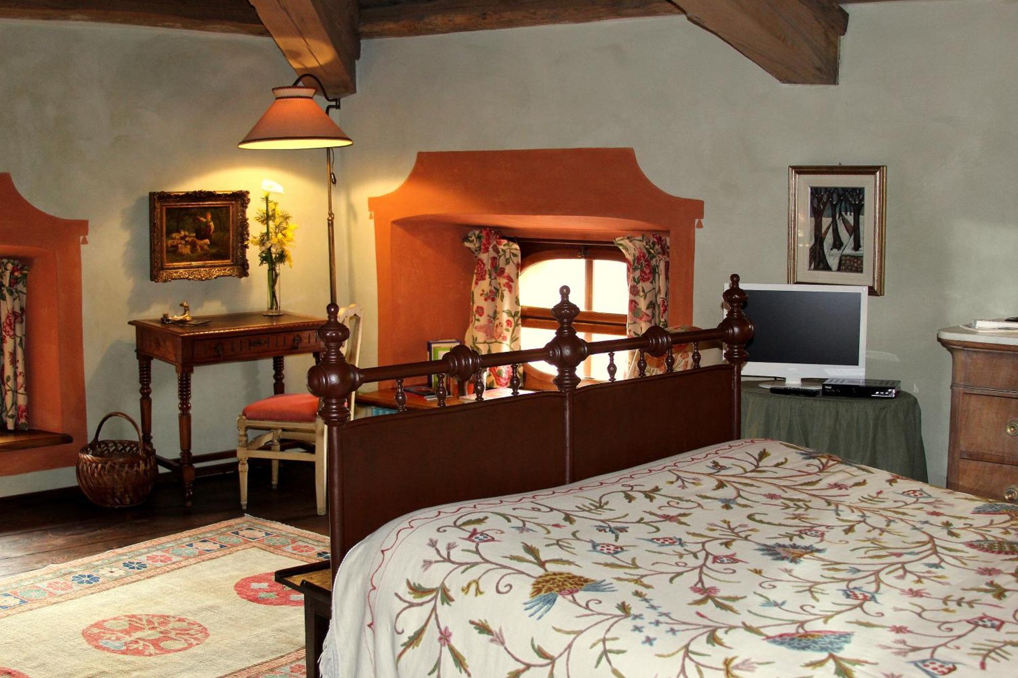 Castello Di Strambinello Bed & Breakfast Стая снимка