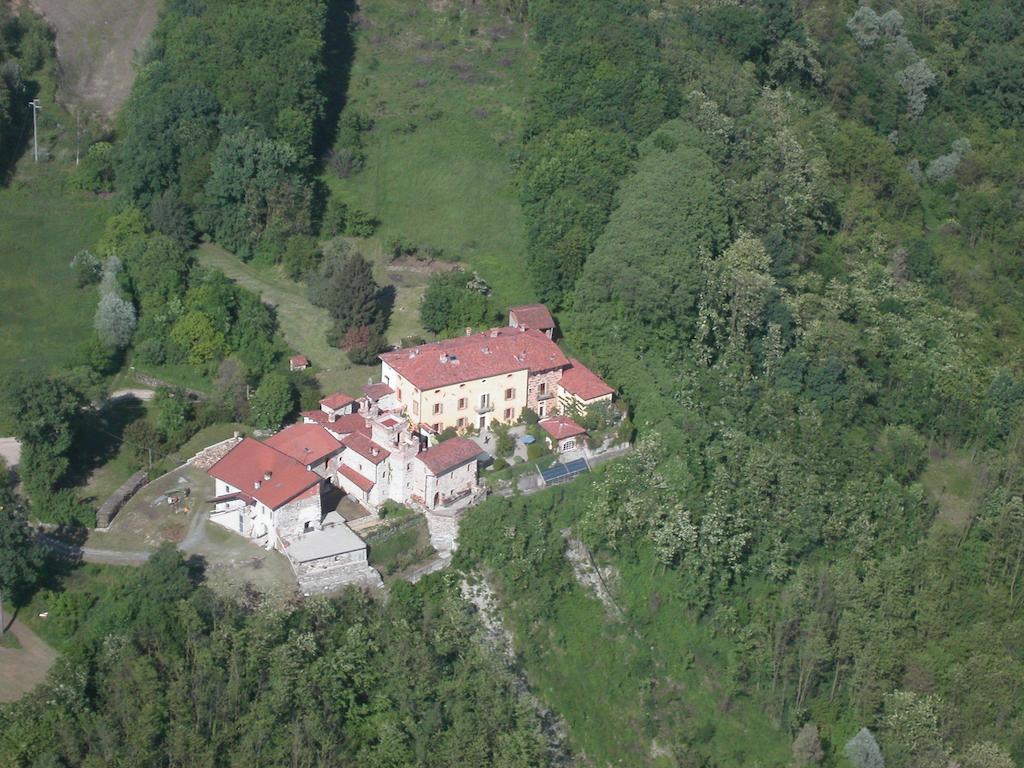 Castello Di Strambinello Bed & Breakfast Екстериор снимка