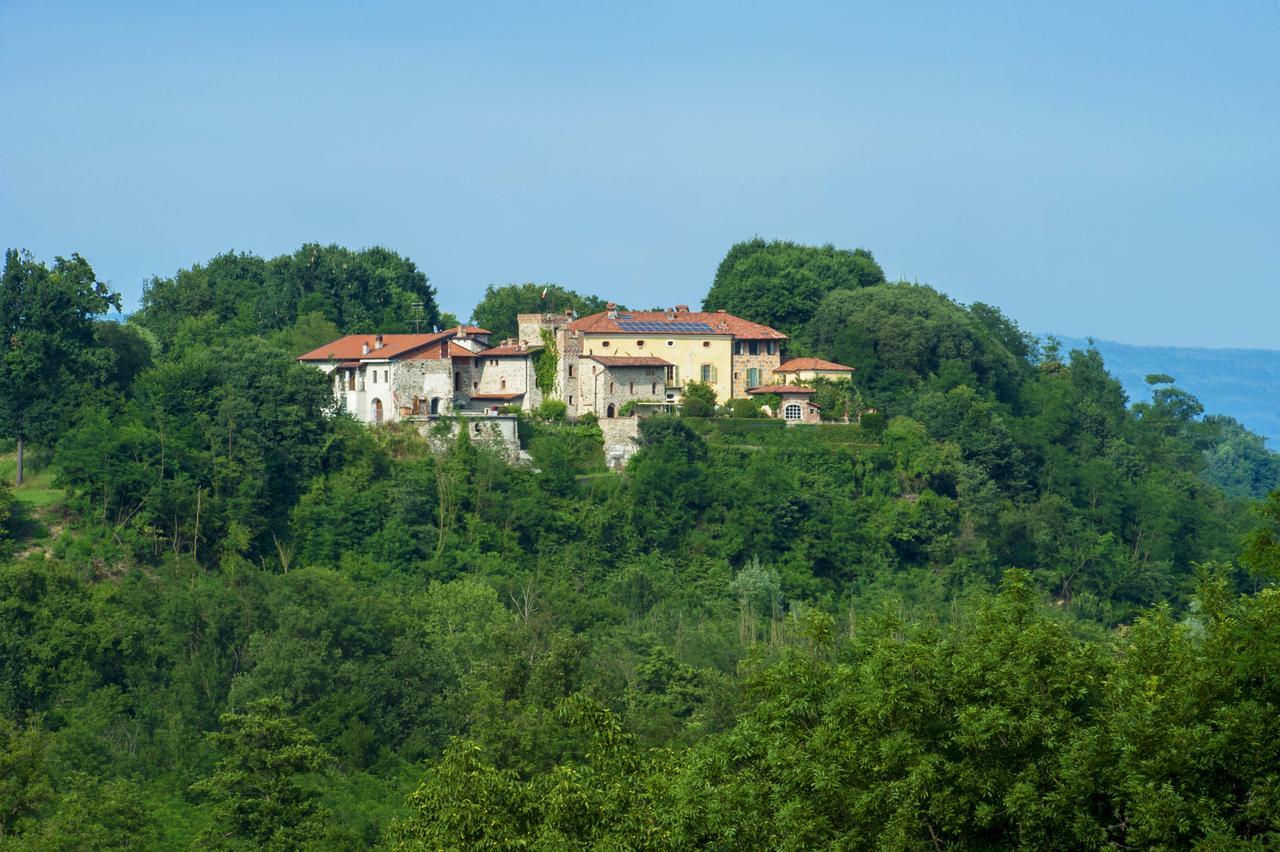 Castello Di Strambinello Bed & Breakfast Екстериор снимка